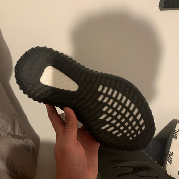 Yeezy black reflective size 6 og all ds - Picture 2 of 7